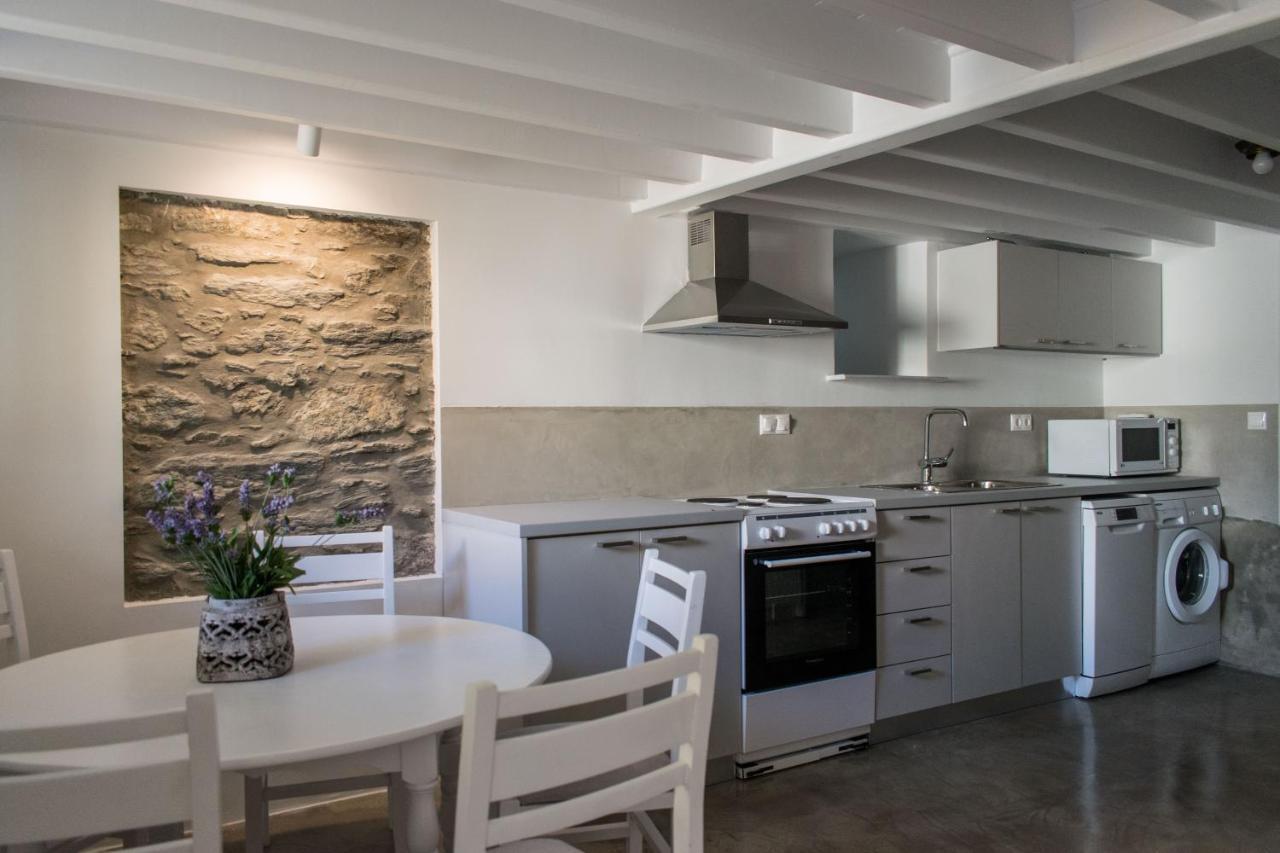 Anthi'S House Center Apartment Plomari ภายนอก รูปภาพ